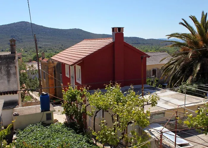 Semesterbostad Holiday House With A Parking Space Lukoran Lukoran